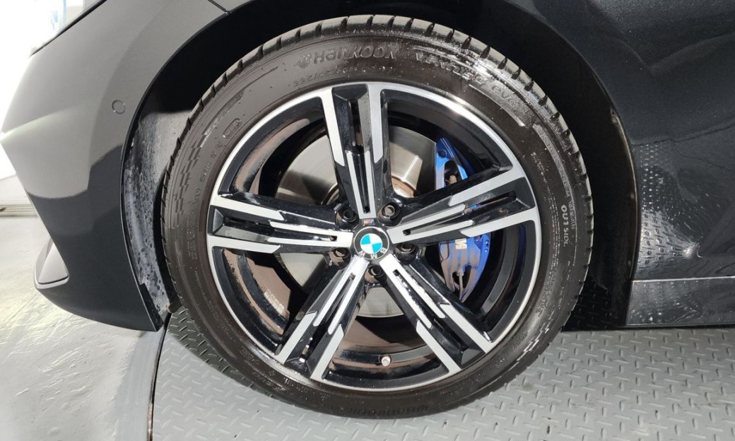 BMW 3-Series 320i M Sport, 2024