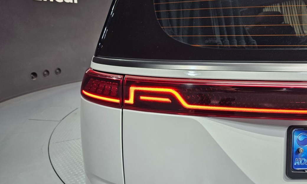 Kia Carnival 9-Seater Hi-Limousine, 2022