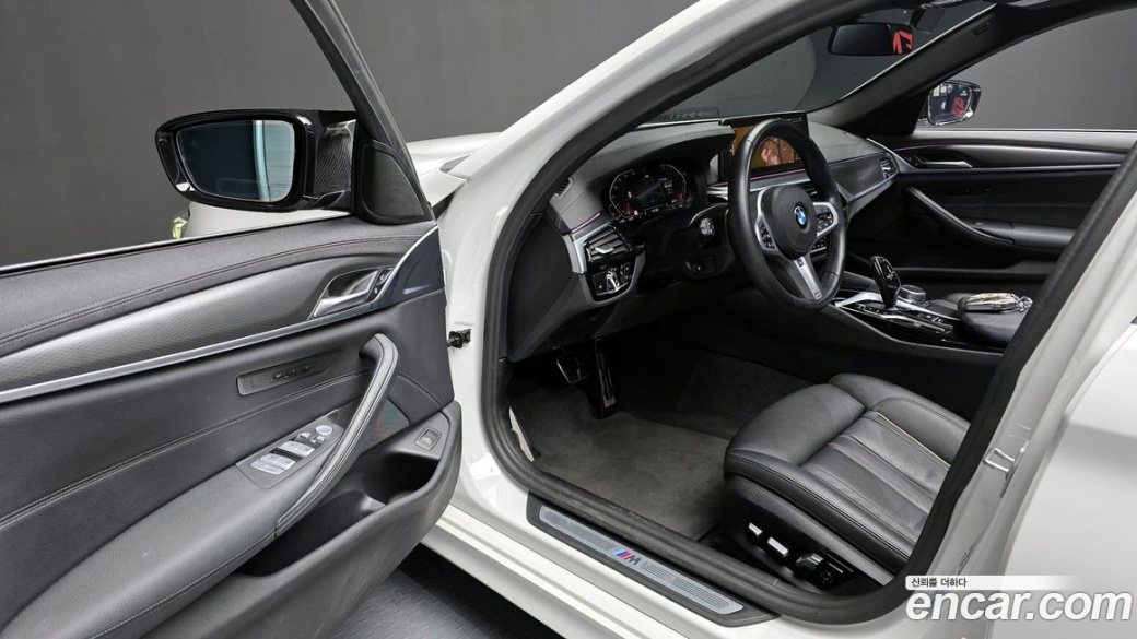 BMW 5-Series 520i M Sport, 2022