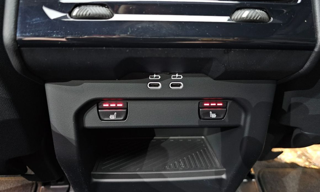 BMW 5-Series 520i M Sport, 2025