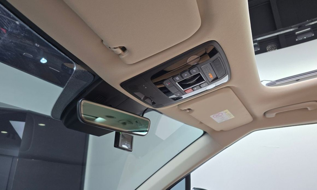Kia Carnival 9-Seater Signature, 2023