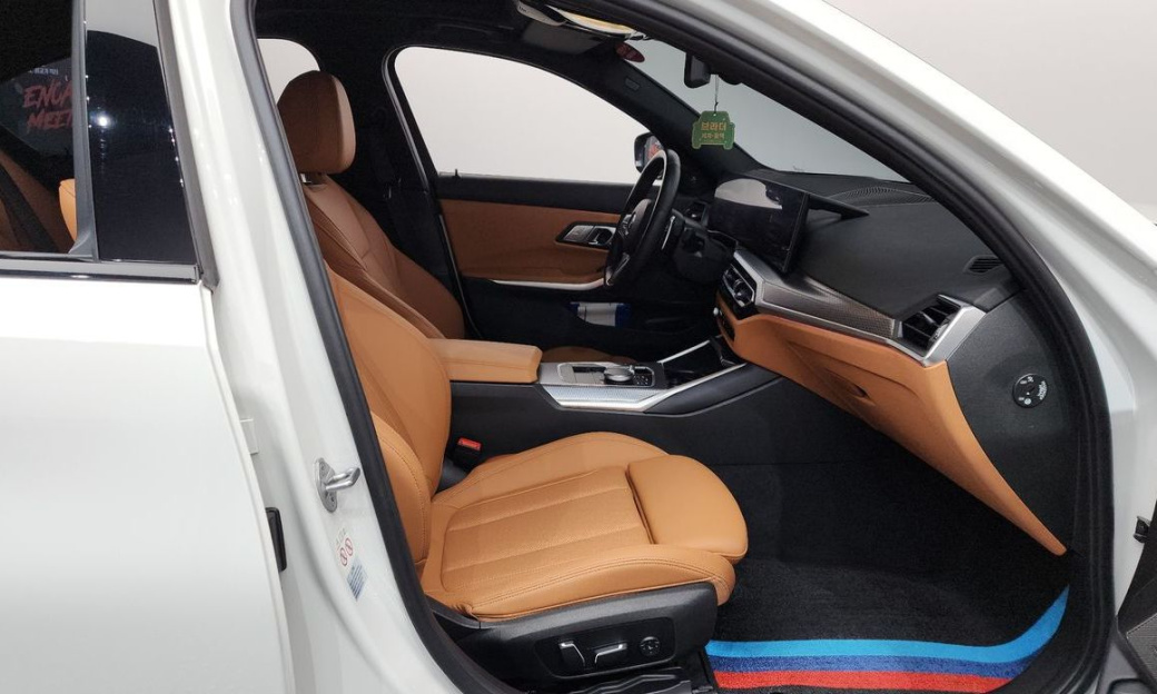 BMW 3-Series 320i M Sport, 2024