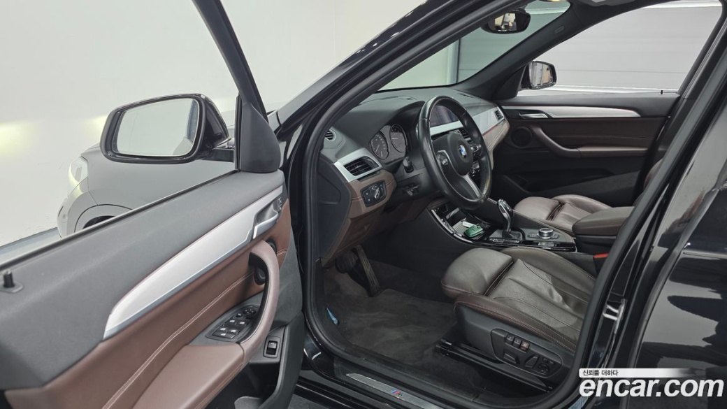 BMW X1 xDrive 20i M Sport, 2022
