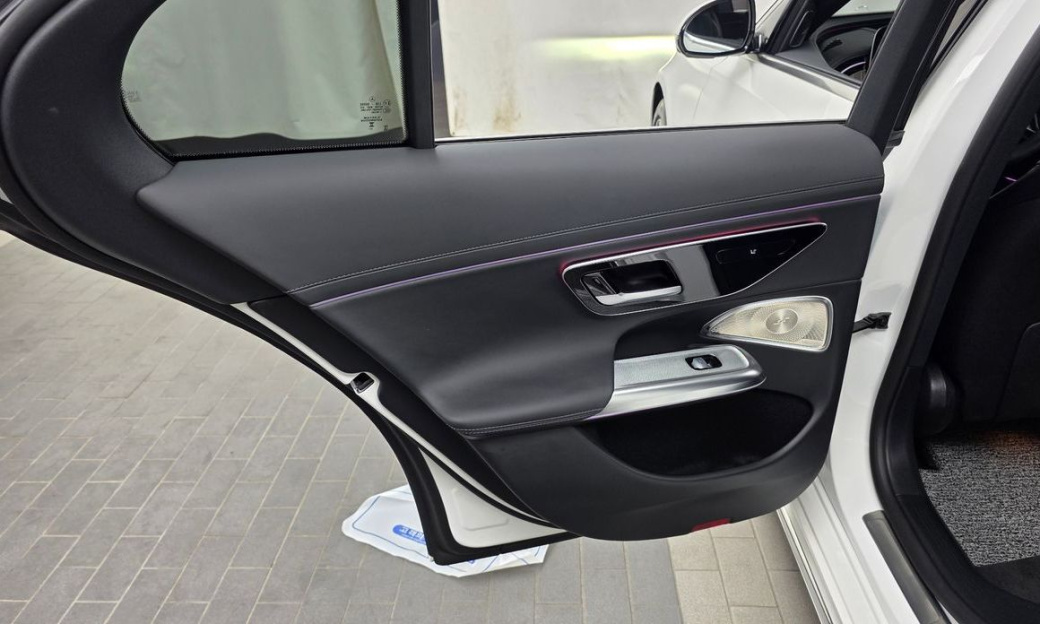 Mercedes-Benz E-Class E300 4MATIC Exclusive, 2024