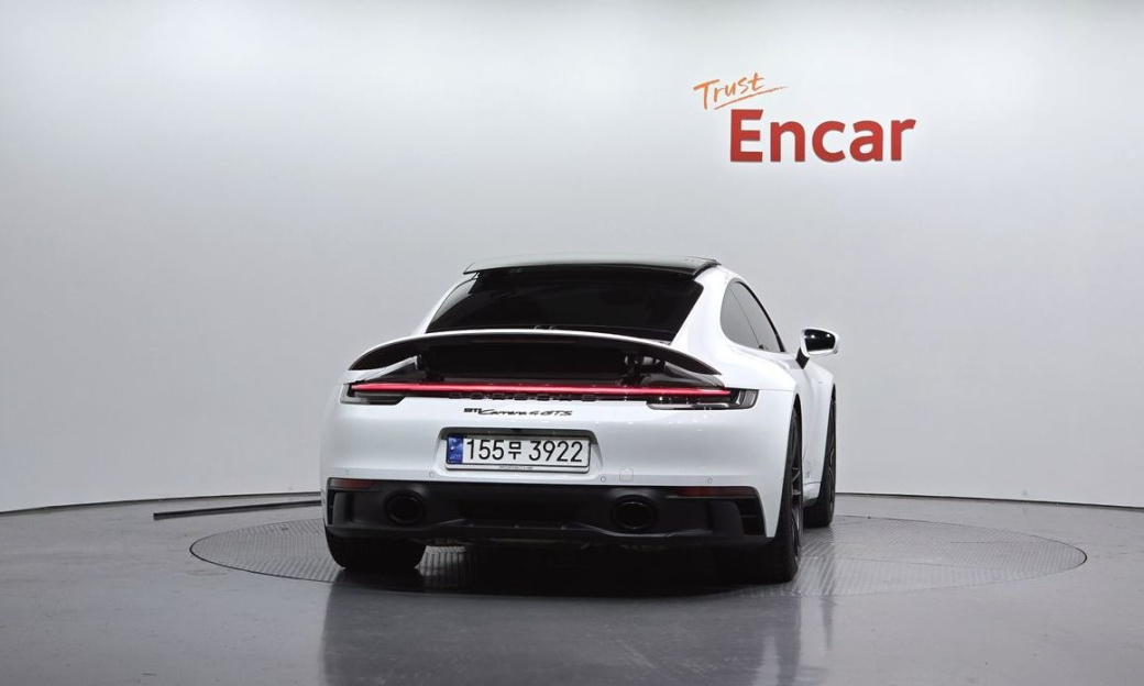 Porsche 911 Carrera 4 GTS, 2023