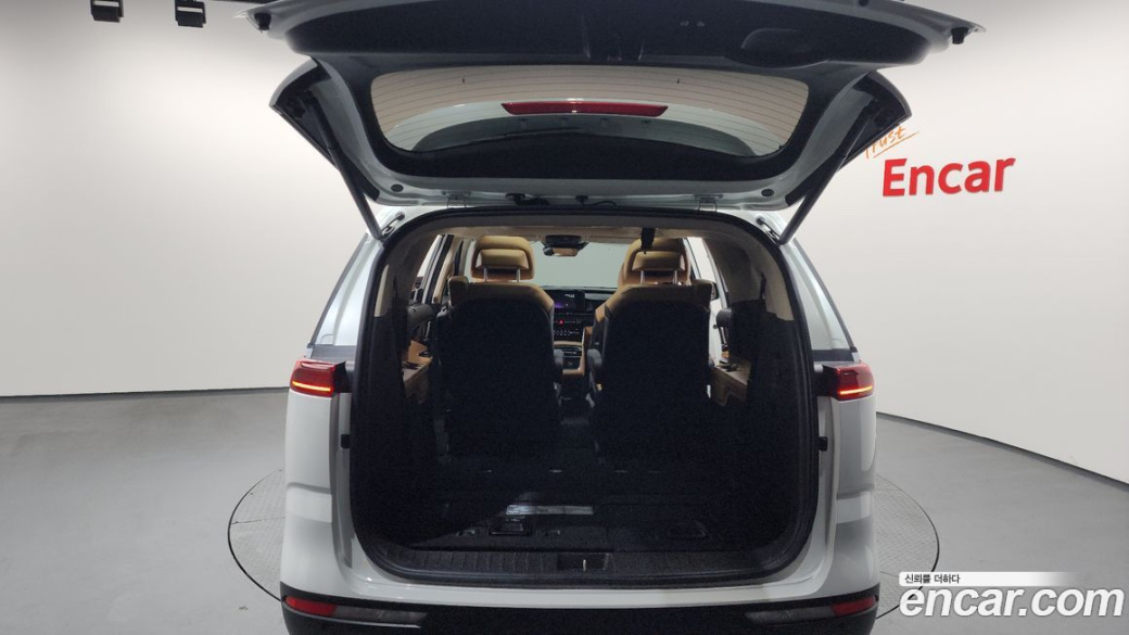 Kia Carnival 7-Seater Signature, 2022