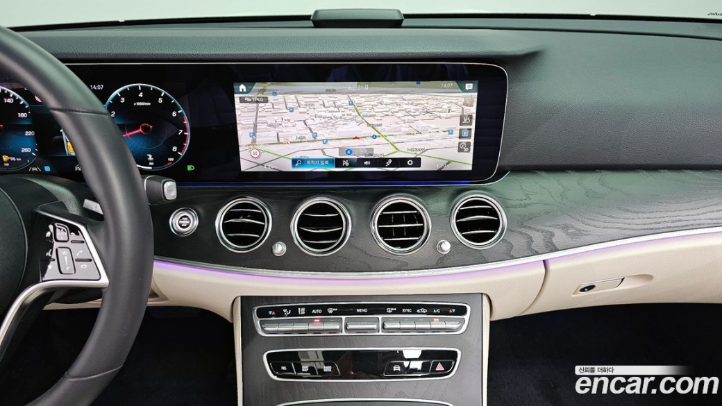 Mercedes-Benz E-Class E250 AMG Line, 2023