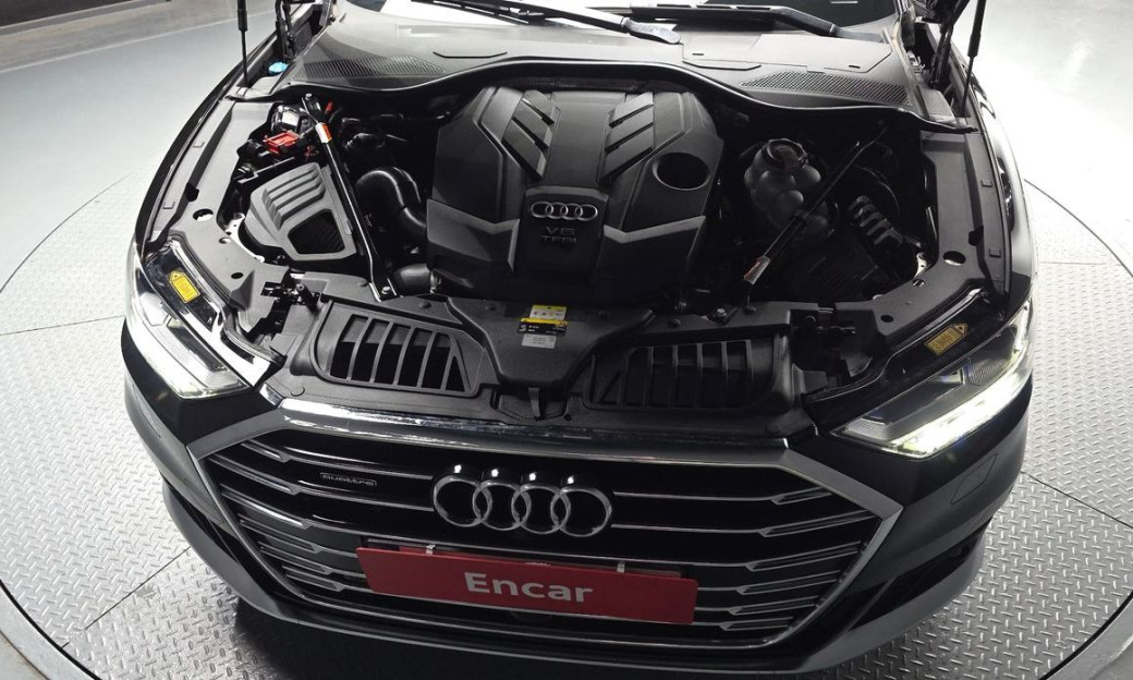 Audi A8 55 TFSI Quattro LWB, 2021