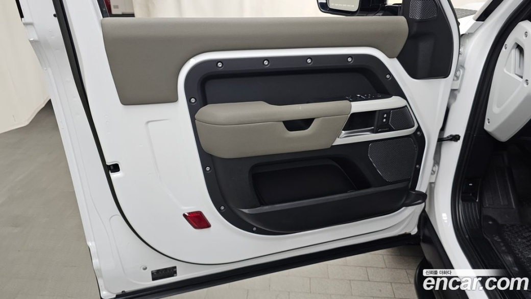 Land Rover Defender 90 D250 SE, 2023