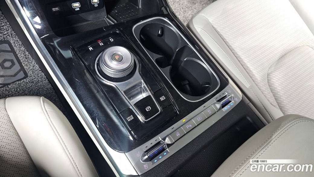 Kia Carnival 7-Seater Signature, 2023