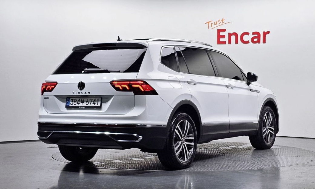 Volkswagen Tiguan 2.0 TSI Prestige, 2024