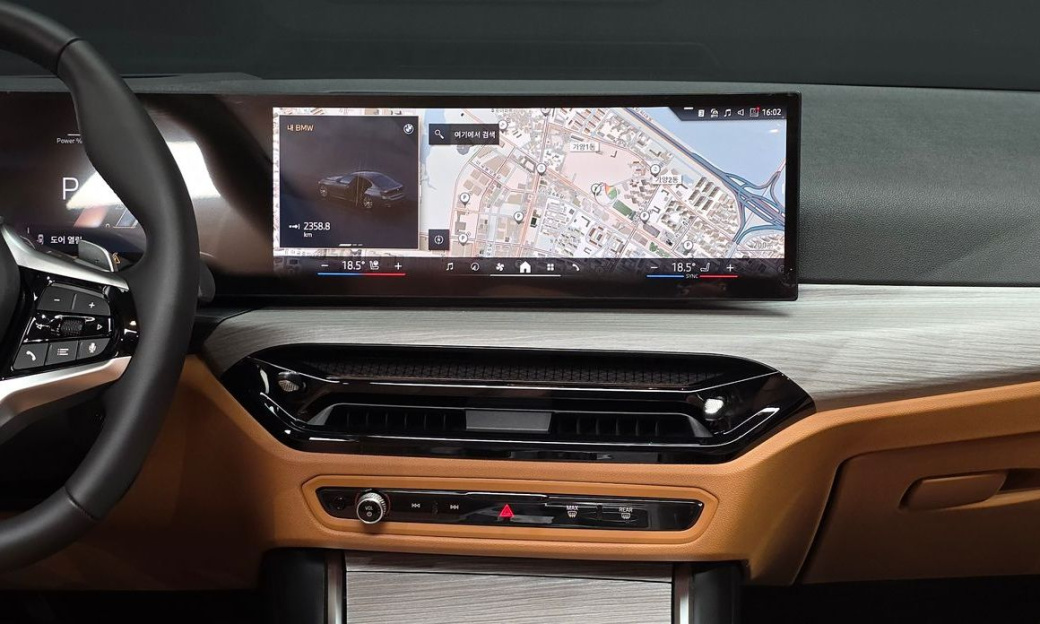 BMW 3-Series 320i, 2025
