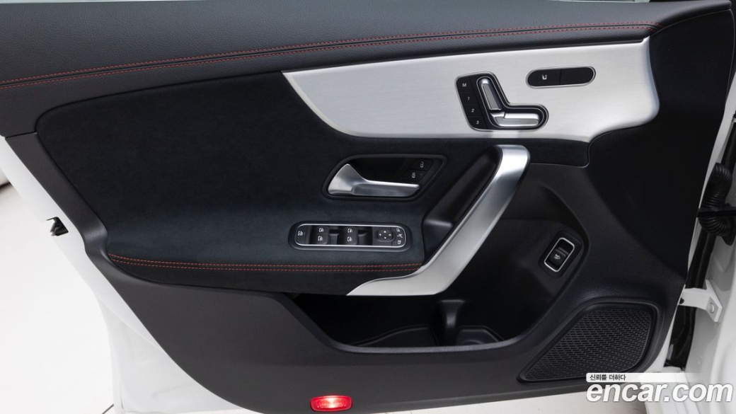 Mercedes-Benz CLA-Class CLA250 4MATIC, 2025