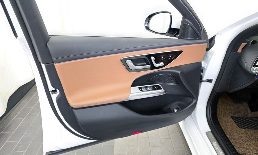 Mercedes-Benz E-Class E200 Avantgarde, 2025