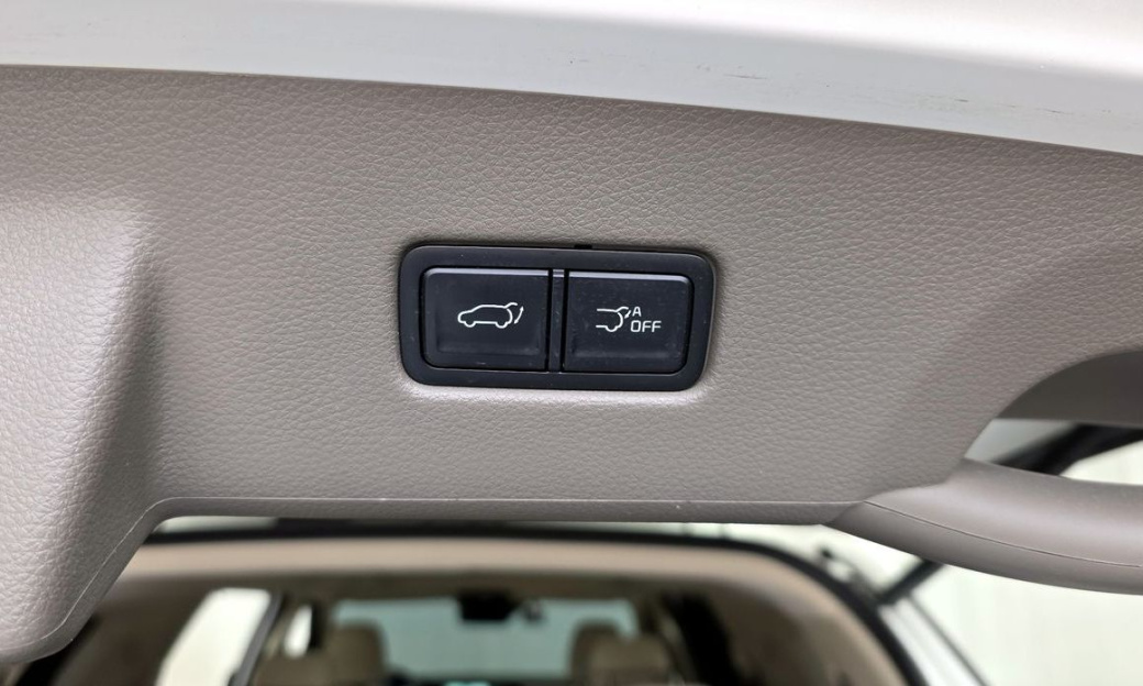 Kia Carnival 9-Seater Signature, 2023