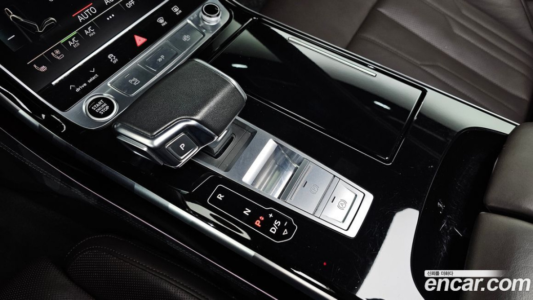 Audi A8 55 TFSI Quattro LWB, 2021