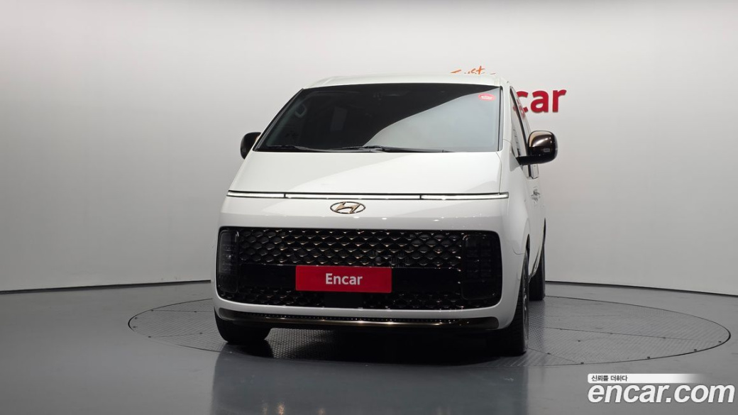 Hyundai Staria Lounge 9-Seater, 2022
