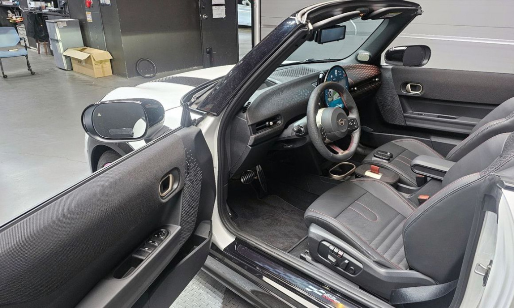 Mini Cooper Convertible JCW, 2026