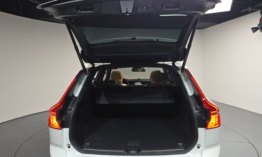 Volvo XC60 B5 Ultimate Bright, 2023