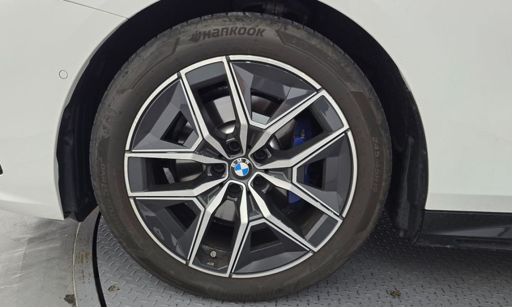 BMW 5-Series 520i M Sport, 2024