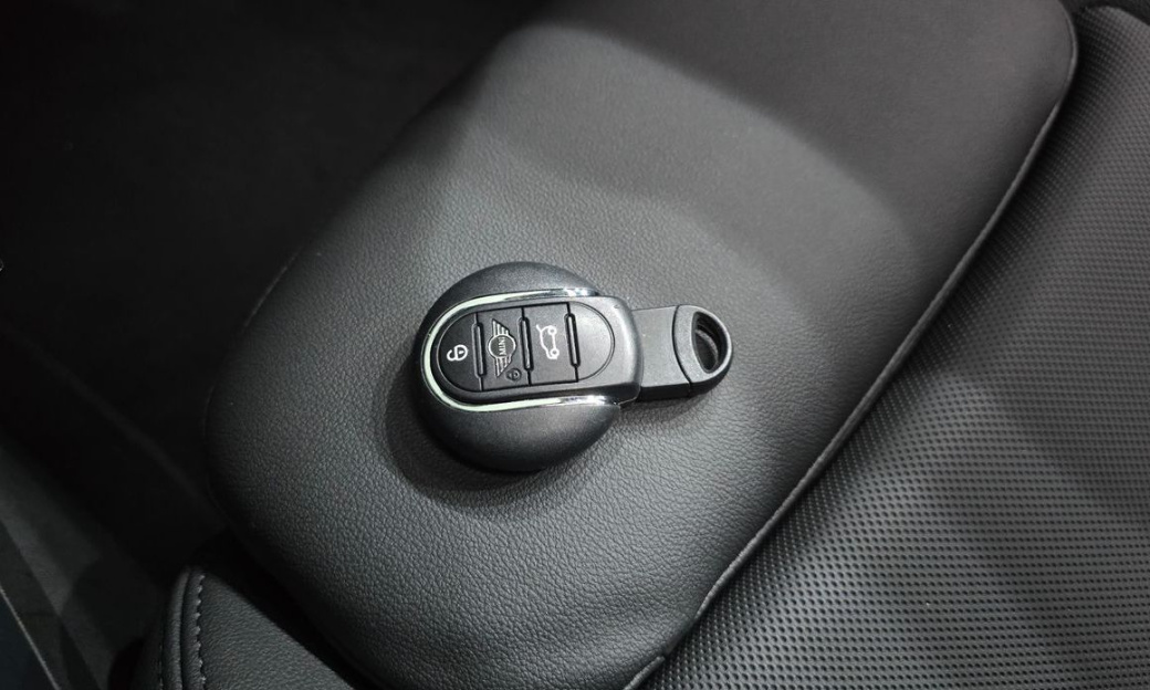 Mini Countryman Classic Plus Launch Pack, 2023