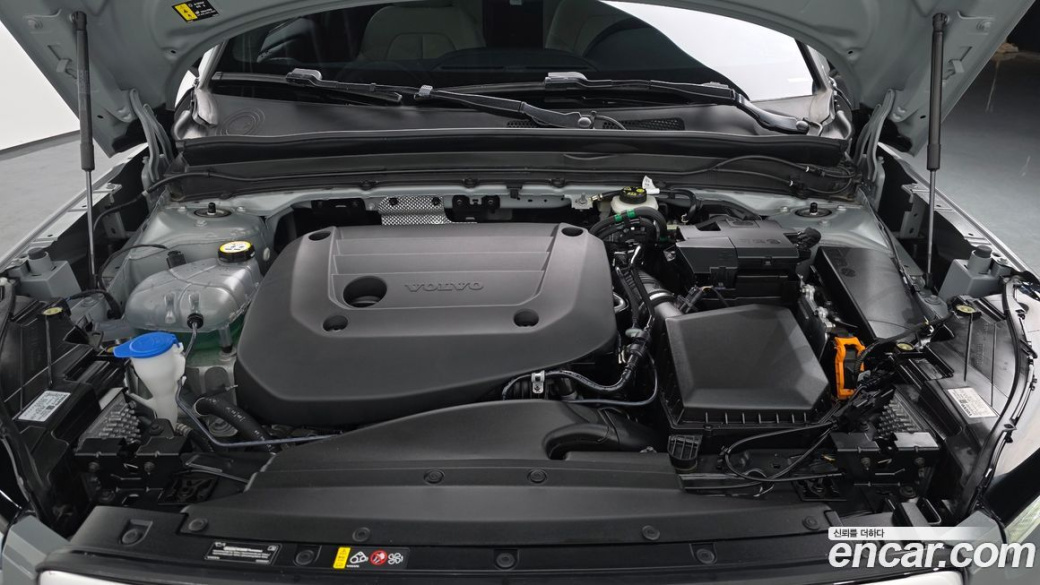 Volvo XC40 B4 Ultra Bright, 2025