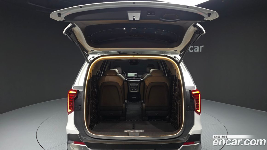 Kia Carnival 9-Seater Signature, 2024