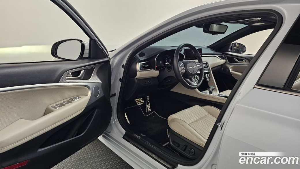 Genesis G70 Gasoline 2.0T 4WD, 2022