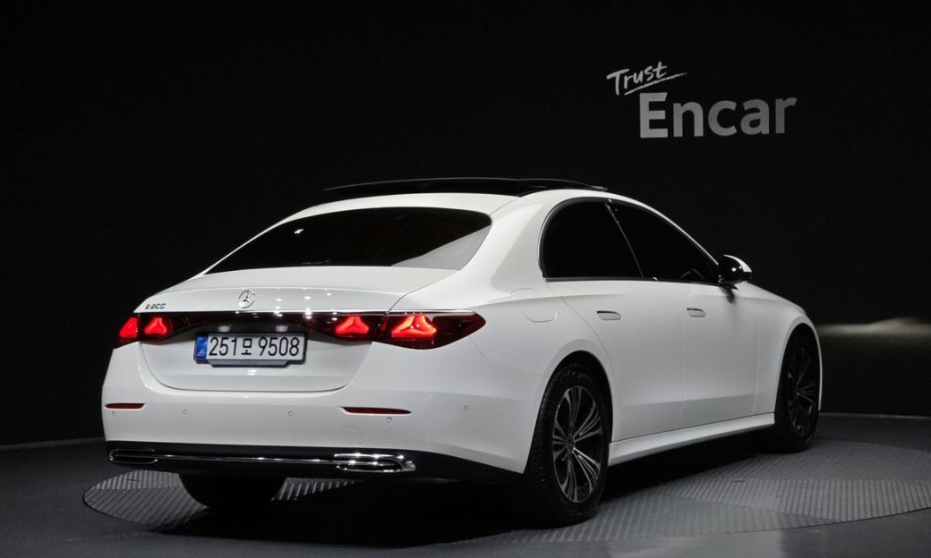 Mercedes-Benz E-Class E200 Avantgarde, 2025