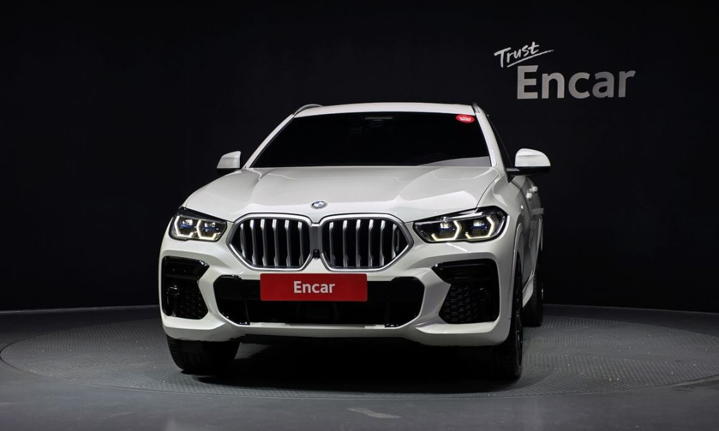 BMW X6 xDrive40i M Sport, 2022