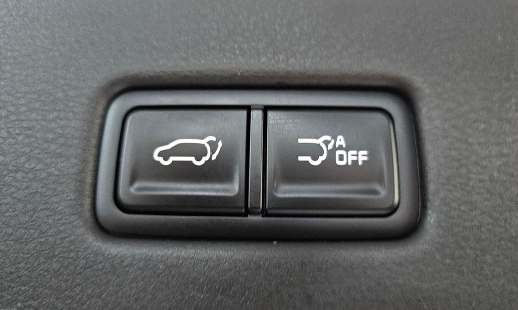 Kia Carnival 9-Seater Signature, 2025