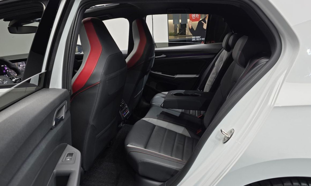 Volkswagen Golf 2.0 GTI, 2024