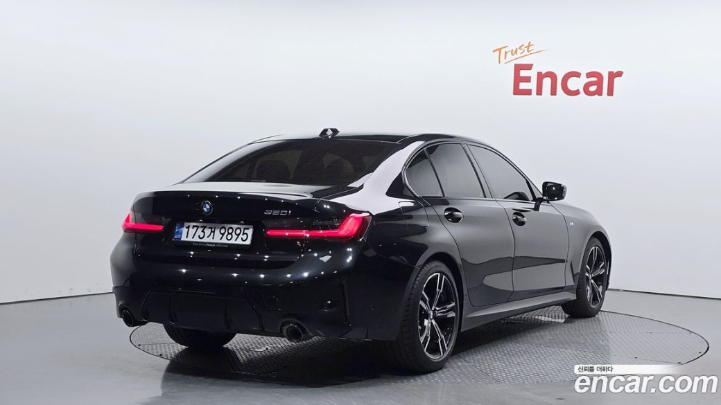 BMW 3-Series 320i M Sport, 2024