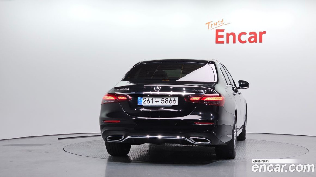 Mercedes-Benz E-Class E220d 4MATIC AMG Line, 2022