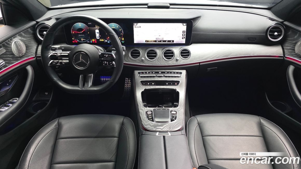Mercedes-Benz E-Class E350 4MATIC AMG Line, 2022