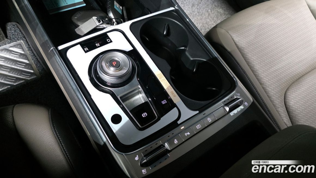 Kia Carnival 9-Seater Gravity, 2025