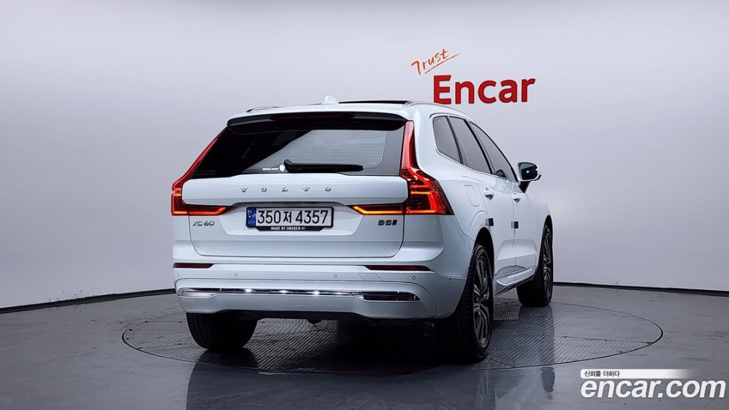 Volvo XC60 B5 Inscription, 2022