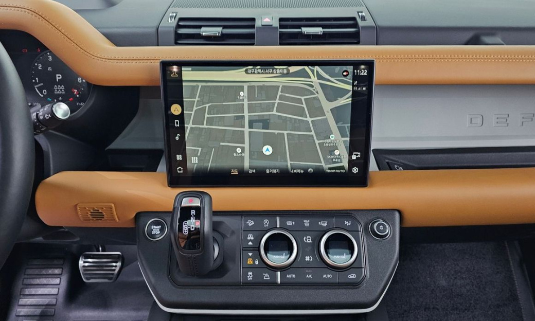 Land Rover Defender 130 P400 X-Dynamic HSE, 2024