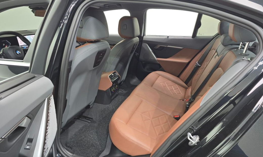 BMW 5-Series 530i xDrive, 2024