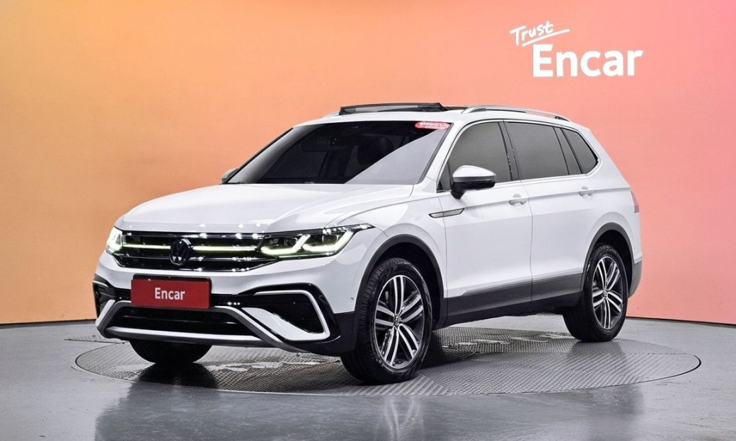 Volkswagen Tiguan 2.0 TSI Prestige, 2024
