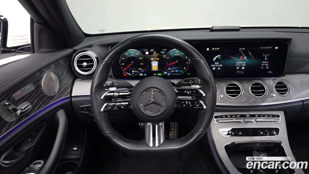 Mercedes-Benz E-Class E350 4MATIC AMG Line, 2022