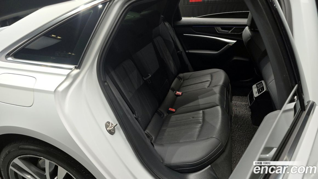 Audi A6 45 TFSI Premium, 2022