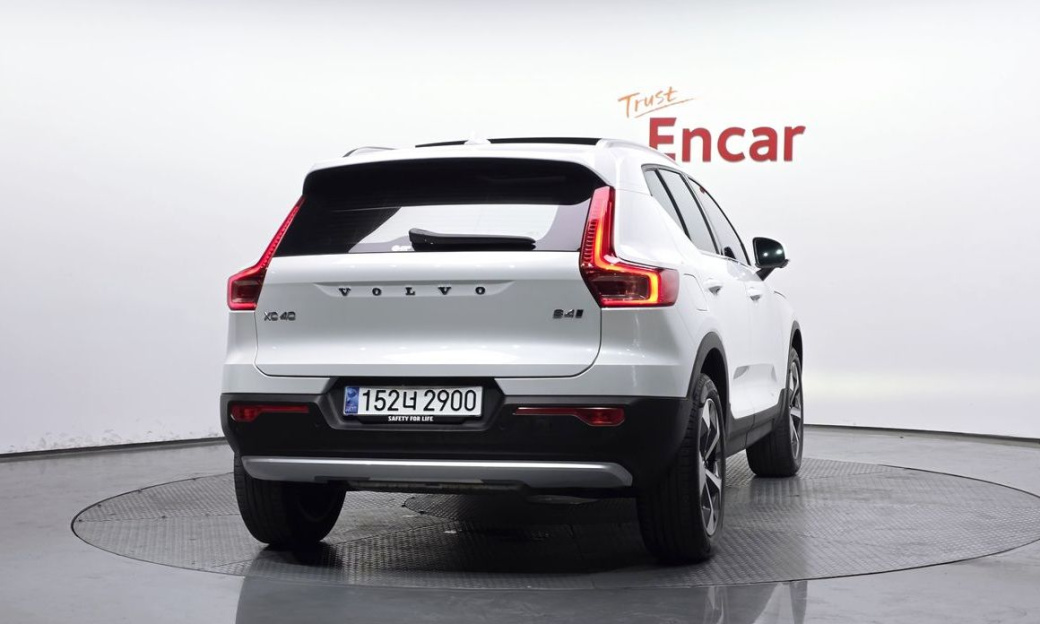 Volvo XC40 B4 Ultimate Bright, 2024