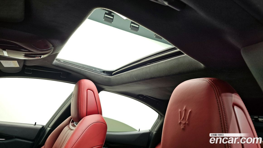 Maserati Ghibli 3.0 Modena, 2022