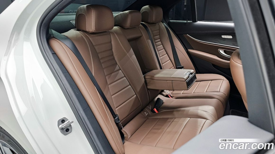 Mercedes-Benz E-Class E250 AMG Line, 2023