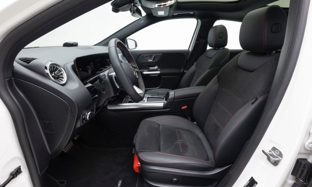 Mercedes-Benz GLA-Class GLA250 4MATIC, 2025