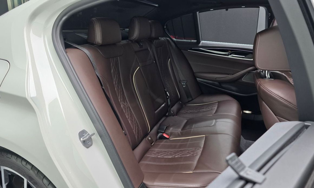 BMW 5-Series 530i M Sport Package, 2022