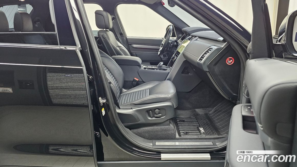 Land Rover Discovery P360 R-Dynamic SE, 2022