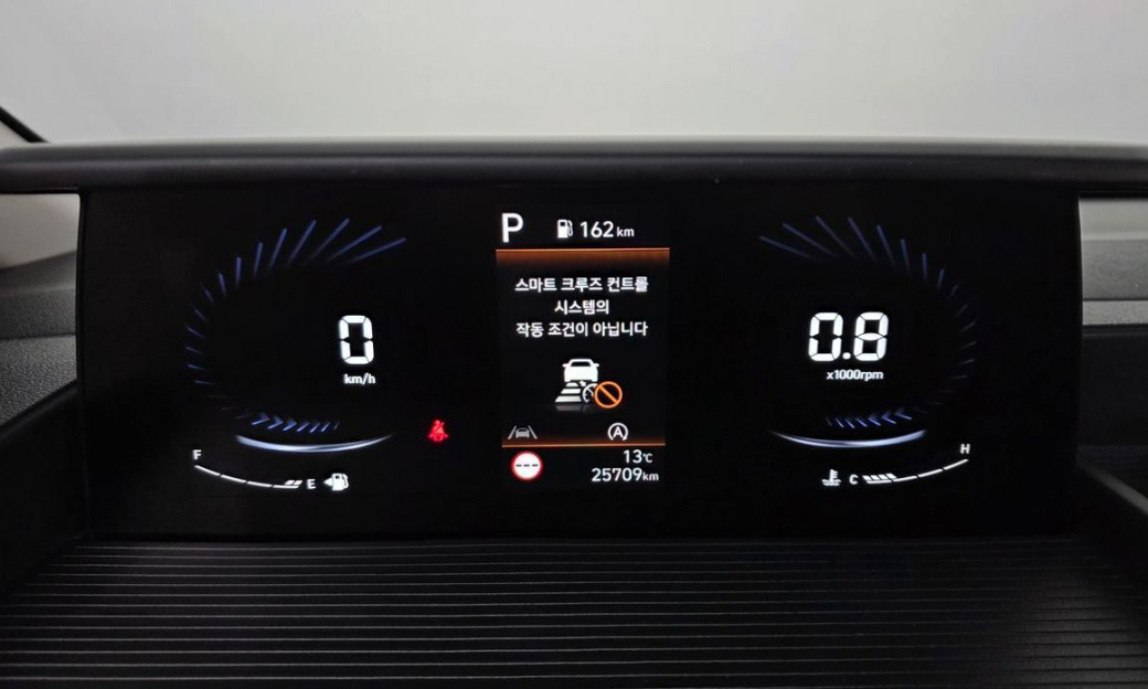 Hyundai Staria 4WD Tourer 9-Seater, 2024