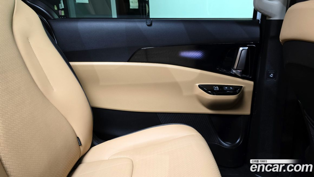 Kia Carnival 9-Seater Signature, 2023